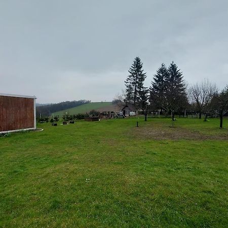 Willa Dum Nedaleko Resovskych Vodopadu Tvrdkov Zewnętrze zdjęcie